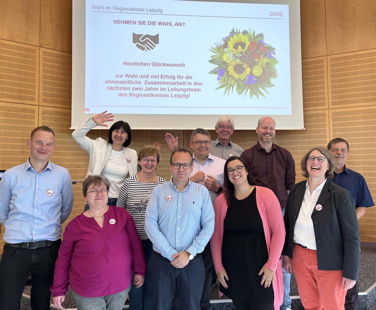 Gruppenfoto der Gäste und Referenten